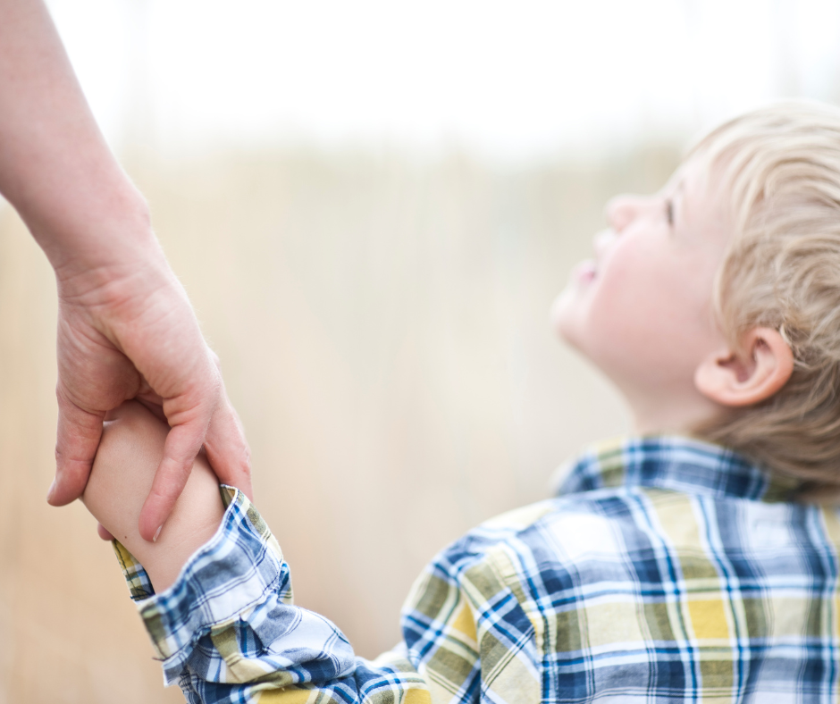 Éducation bienveillante : mythe ou réalité ? Décryptage pour les parents