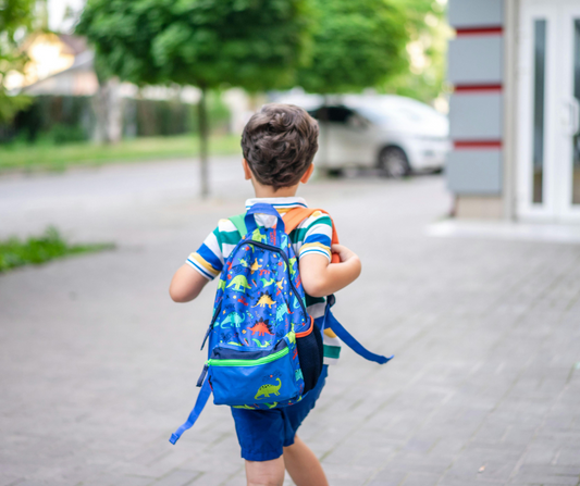 Mon enfant déteste l’école : comprendre les causes cachées et réagir sans dramatiser