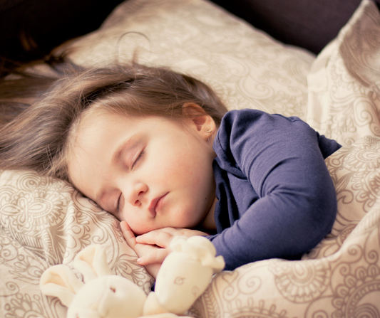 Mon enfant refuse d’aller dormir : 6 solutions testées et approuvées