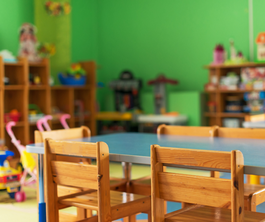 L’enfant qui pleure avant l’école : comment l’accompagner sans banaliser