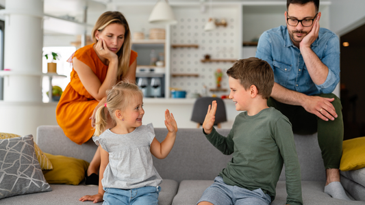 Éducation positive : pourquoi certains parents finissent complètement épuisés