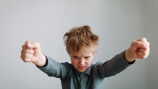 Pourquoi les enfants TDAH explosent souvent après l’école
