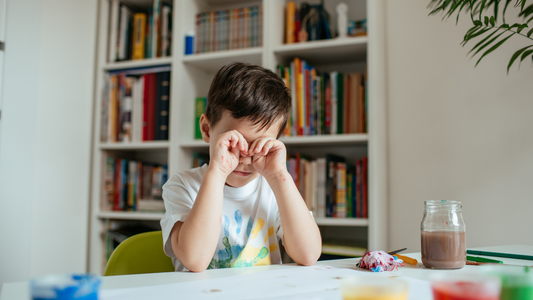Pourquoi certains enfants neuroatypiques semblent “paresseux”… alors qu’ils sont épuisés